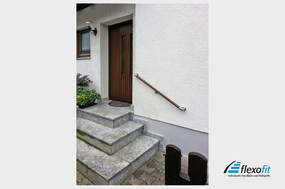 Handlauf auch hier farblich passend zur Haust&uuml;r