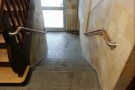Handlauf_beidseitig_in_Wohnanlage