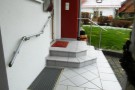 Wandhandlauf und freistehender Handlauf in Zink-Optik
