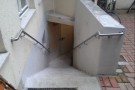 Handlauf in Edelstahloptik passend zu Beton und Wandfarbe